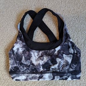Lululemon sports bra, barely worn